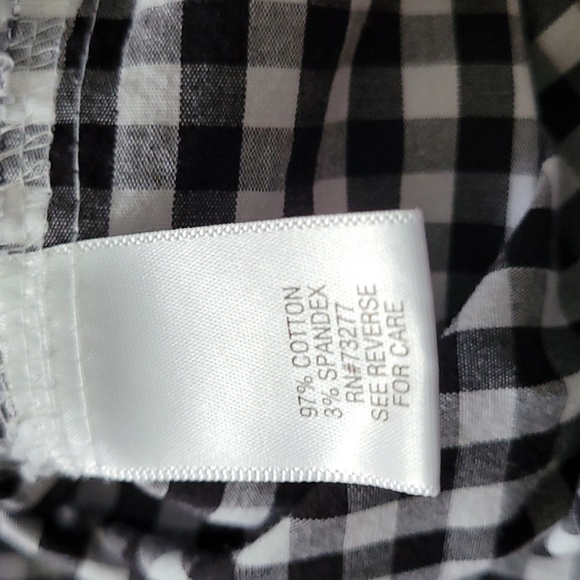 Croft & Barrow Black and White Checkered Button Down Shirt - Picture 6 of 7